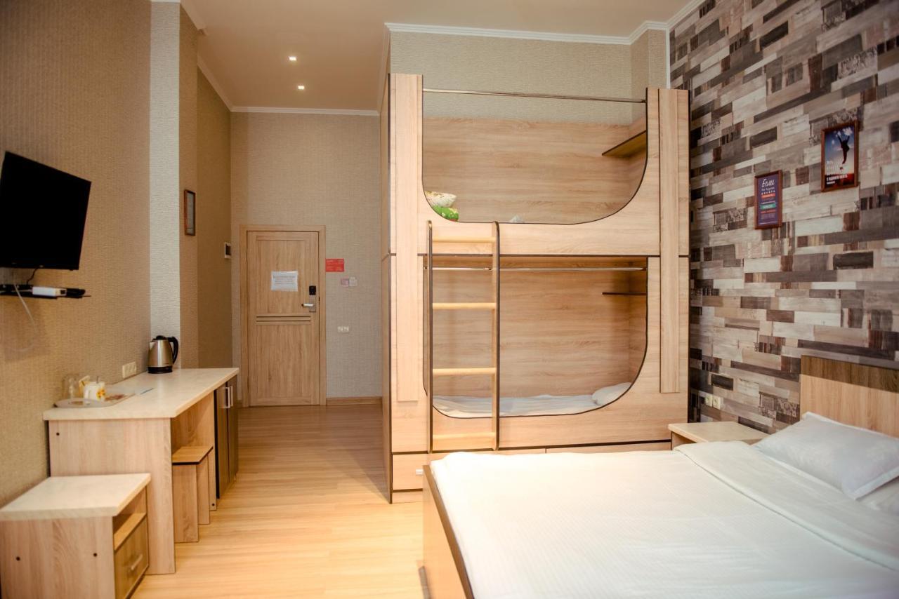 Nicehostel Aqtöbe Exteriör bild